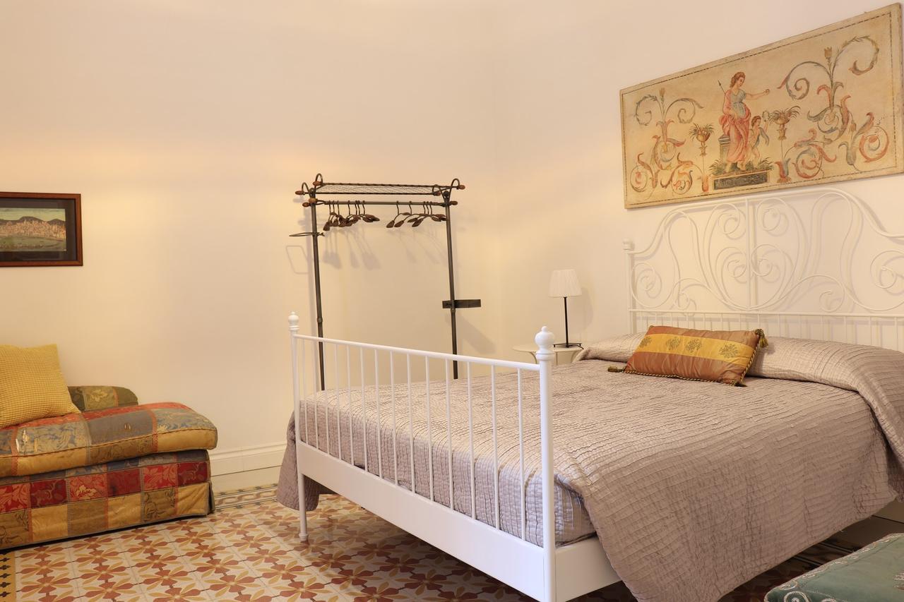 Casa Fabi Apartment Наполи Екстериор снимка